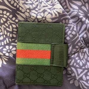 Black Gucci agenda